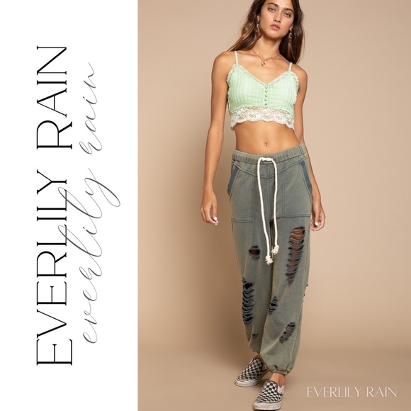 POL Distressed Jogger Pants - Picture 5 of 13